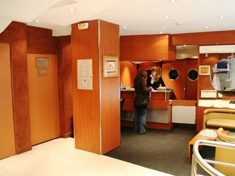 Kraft Hotel Paris 4*,